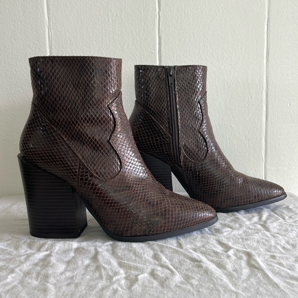 Snake Skin Cowboy Pointed Toe Booties Brown 7.5/38